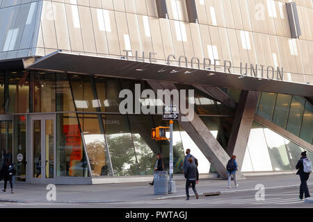 Der Cooper Union akademische Gebäude, 41 Cooper Square, New York, NY. Von außen eine akademische Gebäude im Stadtteil East Village in Manhattan. Stockfoto