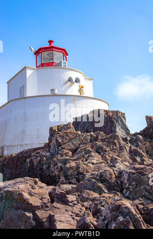 Ansicht der Amphitrite Point Lighthouse in Ucluelet, Vancouver Island, BC, Kanada Stockfoto