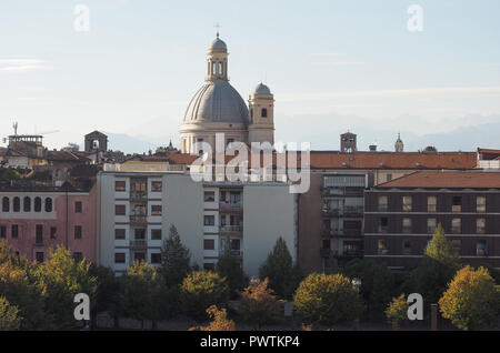 Skyline der Stadt Turin, Italien mit Consolata Kirche Stockfoto