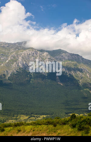 Blick auf den Gran Sasso in der Region Abruzzen Italien Stockfoto