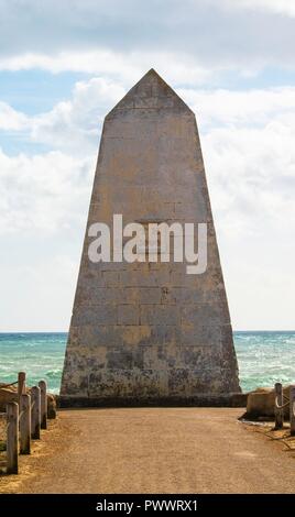 Pultpit rock und Trinity denkmal Dorset Portland Bill Stockfoto