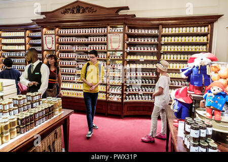 London England, UK West End St James's, Piccadilly, Fortnum & Mason, Shopping Shopper Shopper Shopper Shops Market Buying Selling, Retail Store Stores Busine Stockfoto