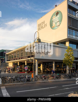 Berlin. Deutschland. Bikini Berlin Einkaufszentrum an der Budapester Straße, Zoo Berlin. Stockfoto