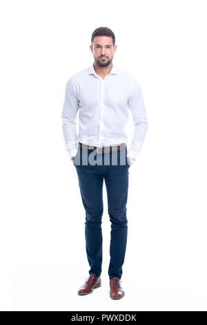 Jungen kaukasischen Mann in casual Outfit isoliert auf weißem Stockfoto