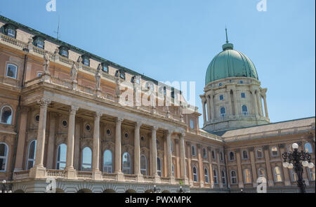 Budapest, Ungarn - 7. August 2018: Die Architektur der Budaer Burg Geschichte Museum Stockfoto
