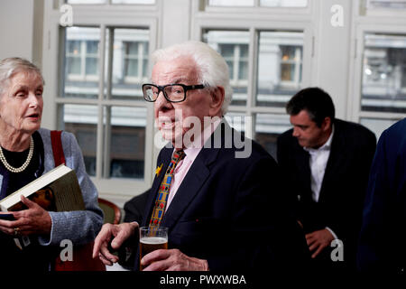 Barry Cryer die Oldie literarische Mittagessen 16.10.18. Stockfoto