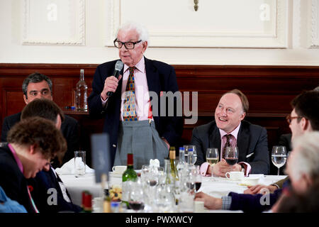 Barry Cryer die Oldie literarische Mittagessen 16.10.18. Stockfoto