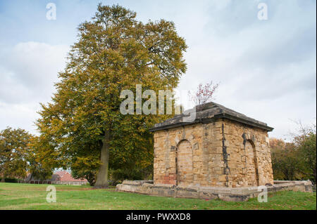 Der Payne Mausoleum an Newhill Park in Wath auf Dearne, in der Nähe von Rotherham in South Yorkshire. Stockfoto