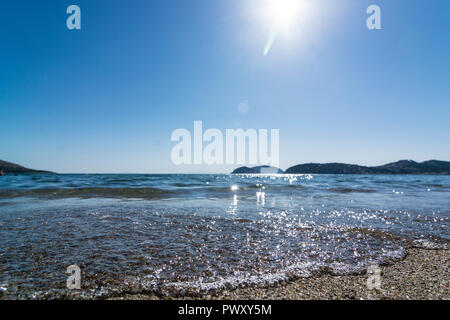 Die faszinierenden und fröhlichen Farben der Natur um uns herum, Athen, Griechenland Stockfoto