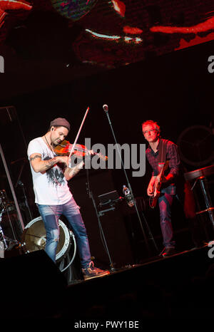 Rom, Italien. 17. Okt 2018. David Garrett, Violine während der explosiven Live Tour 2018 Palalottomatica in Rom Credit: Silvia Gerbino/Alamy leben Nachrichten Stockfoto