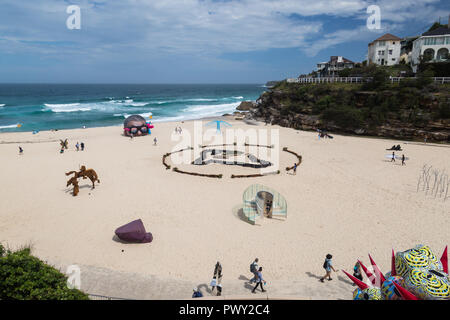 Nähe: Tamarama Beach, Sydney, Australien, 18. Okt 2018 Skulptur am Meer, Nähe: Tamarama Beach, der weltweit größte jährliche, kostenlose - - - öffentliche, outdoor Skulptur Ausstellung, hatte heute seine Medien starten in der Nähe: Tamarama Beach Park. Bei der Markteinführung, die Empfänger der Aqualand Skulptur Award, der in diesem Jahr auf $ 70.000 erhöht hat, wird noch bekannt gegeben. Die Markteinführung wird einen ersten Blick auf Kredit: Paul Lovelace/Alamy leben Nachrichten Stockfoto