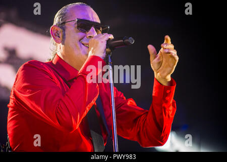 Padua, Italien. Okt, 2018 18. Luca Carboni Live Sputnik Tour 2018 Gran Teatro Geox Padova Credit: Unabhängige Fotoagentur/Alamy leben Nachrichten Stockfoto