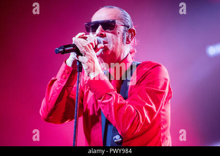 Padua, Italien. Okt, 2018 18. Luca Carboni Live Sputnik Tour 2018 Gran Teatro Geox Padova Credit: Unabhängige Fotoagentur/Alamy leben Nachrichten Stockfoto