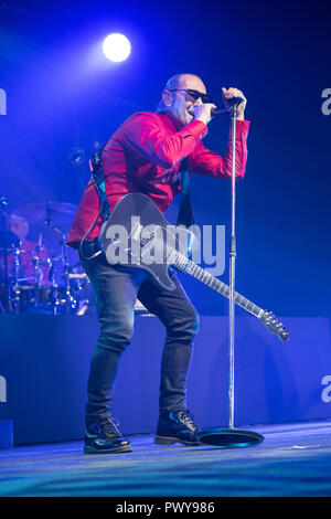 Padua, Italien. Okt, 2018 18. Luca Carboni Live Sputnik Tour 2018 Gran Teatro Geox Padova Credit: Unabhängige Fotoagentur/Alamy leben Nachrichten Stockfoto