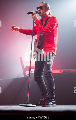 Padua, Italien. Okt, 2018 18. Luca Carboni Live Sputnik Tour 2018 Gran Teatro Geox Padova Credit: Unabhängige Fotoagentur/Alamy leben Nachrichten Stockfoto