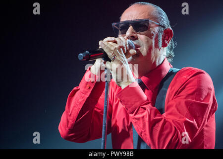 Padua, Italien. Okt, 2018 18. Luca Carboni Live Sputnik Tour 2018 Gran Teatro Geox Padova Credit: Unabhängige Fotoagentur/Alamy leben Nachrichten Stockfoto