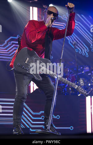 Padua, Italien. Okt, 2018 18. Luca Carboni Live Sputnik Tour 2018 Gran Teatro Geox Padova Credit: Unabhängige Fotoagentur/Alamy leben Nachrichten Stockfoto