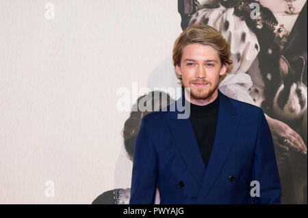 London, Großbritannien. 18. Oktober 2018. Joe Alwyn besucht die UK Film Premiere von "Der Favorit" am BFI Southbank während der 62 London Film Festival American Express Gala. Credit: Wiktor Szymanowicz/Alamy leben Nachrichten Stockfoto