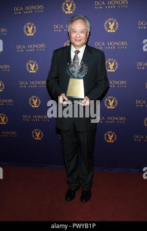 New York, NY, USA. Okt, 2018 18. Ang Lee in der Ankunftshalle für DGA ehrt, DGA New York Theater, New York, NY 18. Oktober 2018. Credit: Jason Mendez/Everett Collection/Alamy leben Nachrichten Stockfoto