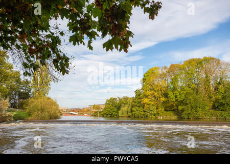 Diglis Wehr über den Fluss Severn in Worcester, Worcestershire, England Stockfoto