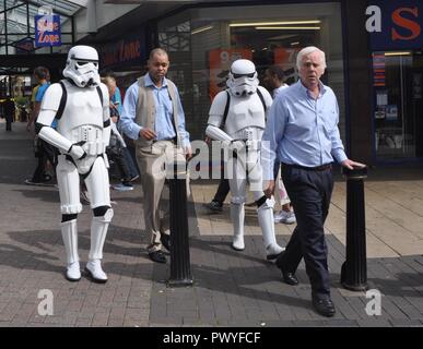 Birmingham, UK Star Wars Legende JEREMY BULLOCH besucht Comic Con Veranstaltung credit Ian Fairbrother/Alamy Stockfotos Stockfoto