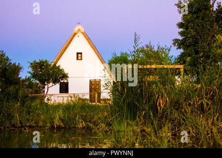 Kleines Bauernhaus, oder "Barraca", in die Lagune "La Albufera", in Valencia, Spanien Stockfoto