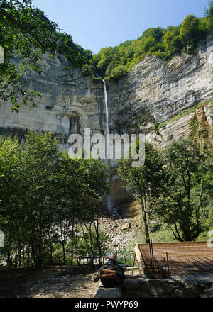 Kinchkha Wasserfall Gemeinsame Ansicht von Gegenüber in der Nähe von Okatse Canyon Stockfoto