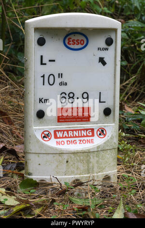 Esso flüssigen Kraftstoff pipeline Marker Stockfoto