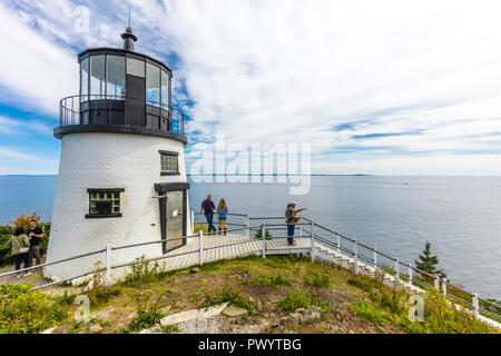 Die Eulen Scheinwerfer ist eine aktive Hilfe zur Navigation am Eingang von Rockland Hafen am westlichen Penobscot Bay in der Stadt Owls Head, Knox Stockfoto