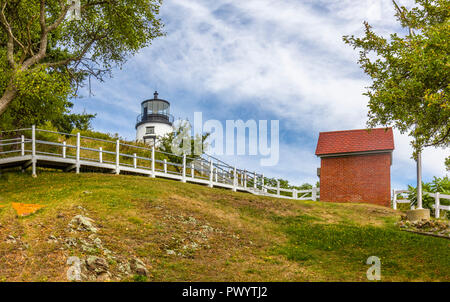 Die Eulen Scheinwerfer ist eine aktive Hilfe zur Navigation am Eingang von Rockland Hafen am westlichen Penobscot Bay in der Stadt Owls Head, Knox Stockfoto