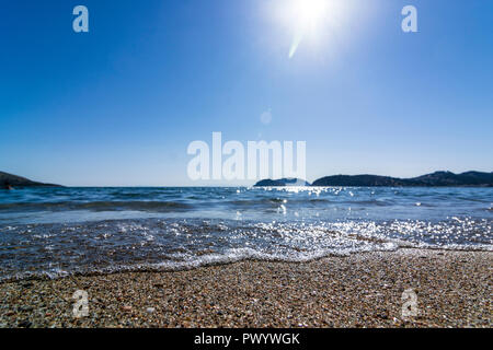 Die faszinierenden und fröhlichen Farben der Natur um uns herum, Athen, Griechenland Stockfoto