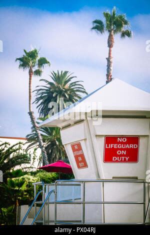 Keine Rettungsschwimmer Zeichen auf ein Leben Wachstation in Laguna Beach, Kalifornien Stockfoto