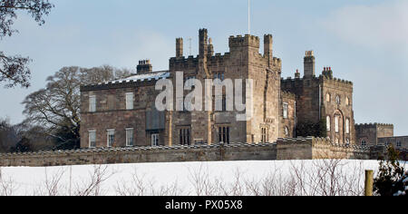 Winter Blick von Ripley Castle in North Yorkshire nach über Nacht Schnee Stockfoto