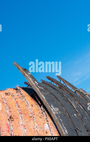Orange Lack Risse auf. Texturierte Oberfläche. Stockfoto