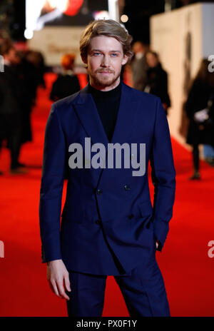 Joe Alwyn Teilnahme an der UK Premiere der Favorit am BFI Southbank für die 62 BFI London Film Festival. Stockfoto