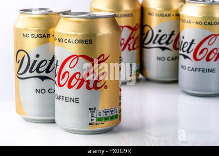 Dosen Diät coca cola ohne Kalorien, kein Zucker, kein Koffein. Stockfoto