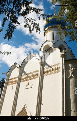 Sergiev Posad, Russland - September 1, 2009: Der Tempel für die Herabkunft des Heiligen Geistes auf die Apostel in der Heiligen Trinity-St. Sergius Lavra, Distrikt Moskau Stockfoto