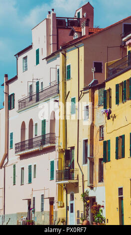 Alte Gebäude in der Gegend von Porto Maurizio in Ligurien Stockfoto
