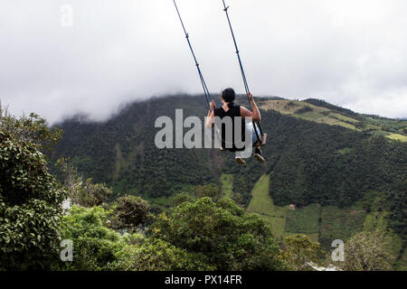 Schwingen über das Ende der Welt, Ecuador Stockfoto