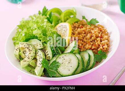 Konzept gesunde Ernährung und Sport Lifestyle. Vegetarisches Mittagessen. Das gesunde Essen. Die richtige Ernährung. Stockfoto