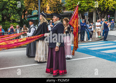 VITTORIO VENETO, Italien - 23 SEPTEMBER 2018: historische Reenactment mit verkleidet als neunzehnten Jahrhunderts Frauen der Republik Venedig Stockfoto