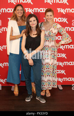 TK Maxx Reden anlässlich des Welt Kinder Tages az TK Maxx Store Hamburg-Altona TK Maxx Talkrunde Anlaesslich des Weltkindertages, TK Maxx-Store, Oberösterreich bietet: Dana Schweiger, Joyce Ilg, Nina Bott, Wo: Hamburg, Deutschland Wann: 17 Sep 2018 Credit: Becher/WENN.com Stockfoto