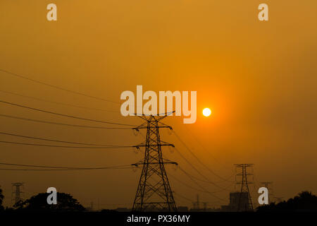 Strommasten der National Grid. Dhaka, Bangladesch Stockfoto