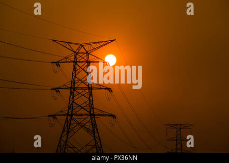 Strommasten der National Grid. Dhaka, Bangladesch Stockfoto