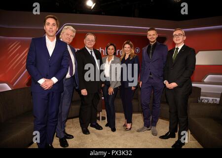 Von links: Markus Feldenkirchen, Autor, Der Spiegel, Journalist, Sigmund Gottlieb, der ehemalige ARD-Moderator, Rudolf Dressler, Drevuler, SPD-Politiker, Moderatorin Sandra Maischberger, Jessica LIBBERTZ, b. KASTROP, Moderator, Sportreporter, Florian Schroeder, Schrv? Der, Kabarettist, Philipp AMTHOR, CDU (Mitglied des Parlaments) im Programm MAISCHBERGER, ARD, Thema des Programms: Watschn fvºr sterben Volksparteien: Wer braucht Union und SPD? € | Nutzung weltweit Stockfoto