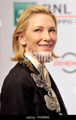 Rom, Italien. Okt 2018 19. Cate Blanchett besucht die "das Haus mit einer Uhr In seinen Mauern' Fotoshooting während des 13 Rom Film Fest im Auditorium Parco della Musica am 19. Oktober in Rom, Italien 2018. Credit: Geisler-Fotopress GmbH/Alamy leben Nachrichten Stockfoto