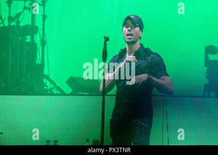 London, England. 19. Oktober 201, Enrique Iglesias führt in der O2 Arena, England. © Jason Richardson/Alamy leben Nachrichten Stockfoto