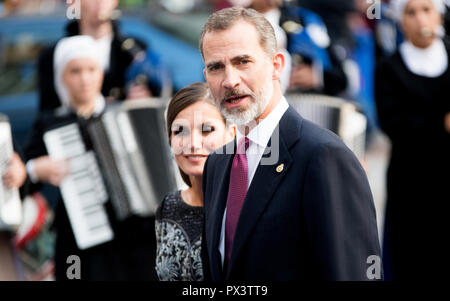 Oviedo, Spanien. 19. Oktober, 2018. Felipe VI. von Spanien kommt, um die Zeremonie der Prinzessin von Asturien Auszeichnungen in Campoamor Theater am 19. Oktober 2018 in Oviedo, Spanien. © David Gato/Alamy leben Nachrichten Stockfoto