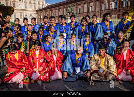 Italien Piemont Turin Japan Woche - Einweihung auf der Piazza Castello mit künstlerischen Darbietungen von Tänzen, Trommeln, Kalligraphie und Samurai. Credit: Wirklich Easy Star/Alamy leben Nachrichten Stockfoto