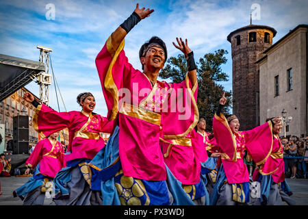 Italien Piemont Turin Japan Woche - Einweihung auf der Piazza Castello mit künstlerischen Darbietungen von Tänzen, Trommeln, Kalligraphie und Samurai. Credit: Wirklich Easy Star/Alamy leben Nachrichten Stockfoto